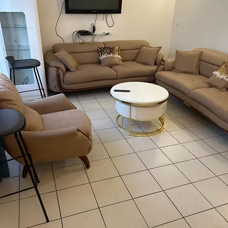 Holiday home Chez Chantou A Sur Seine