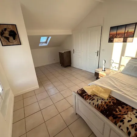 Chez Chantou A Sur Seine Holiday home Pierrefitte-sur-Seine